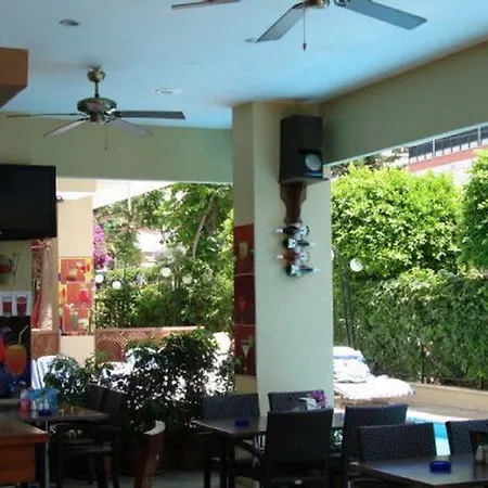 La Gaia - Adult Only 公寓式酒店 4*